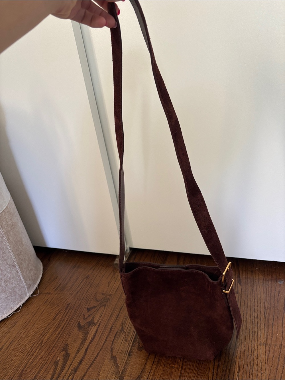 Madewell The Essential Mini Bucket Bag in Suede Chocolate Raisin - Picture 5 of 7